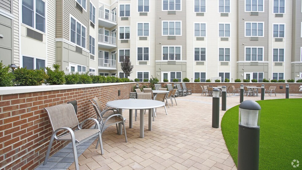 The Monarch 100120 Schindler Ct East Rutherford NJ 07073 Apartment