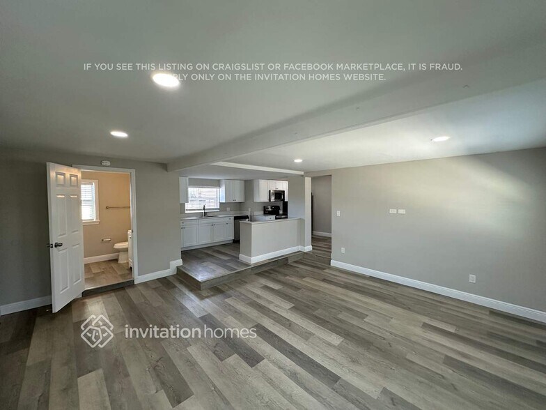 Building Photo - 1018 S 12th St