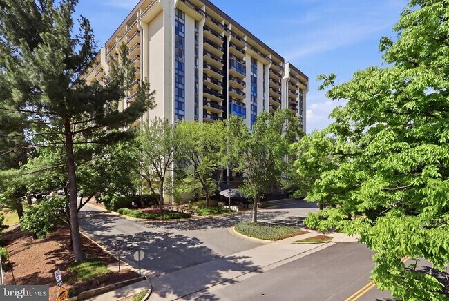 Building Photo - 5300 Holmes Run Pkwy