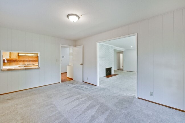 Building Photo - 1534 Crespi Dr