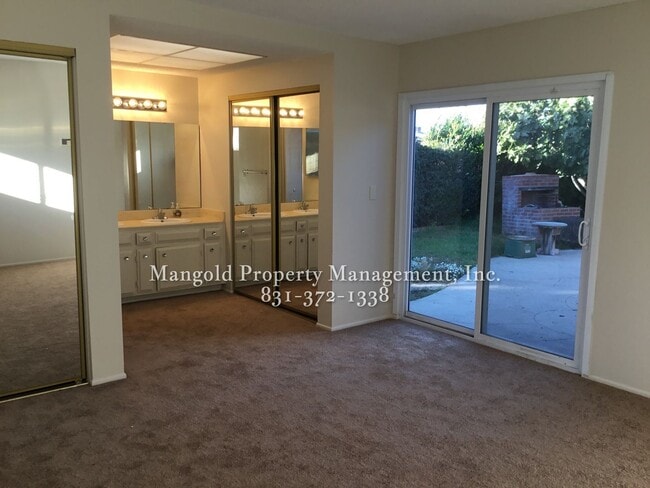 Building Photo - Spacious 3-Bed 2-Bath Home in South Salinas Neighborhood with Large Fenced Yard and Fireplace