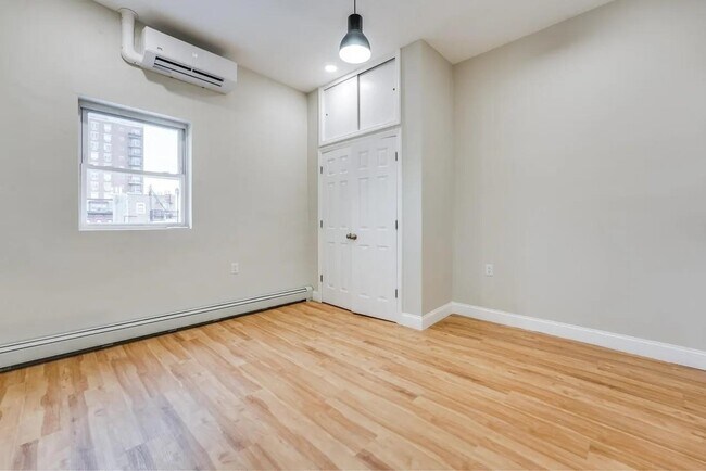 Building Photo - 3302 Palisade Ave