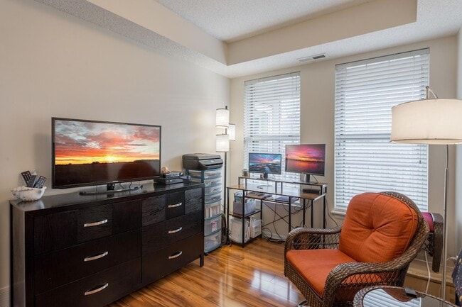 Building Photo - 545 N 1st St