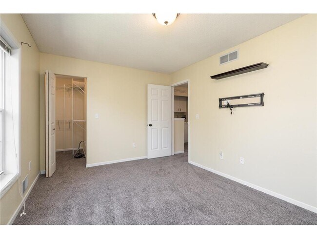 Building Photo - 6459 Regency Ln