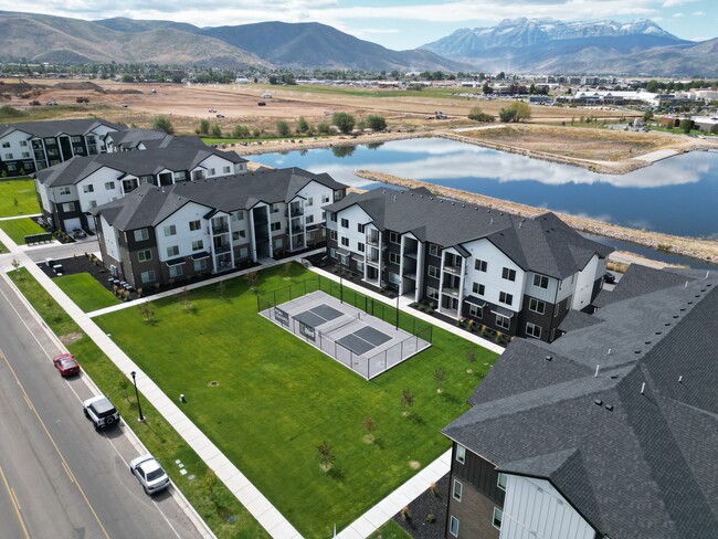 Building Photo - 1266 Sawmill Blvd