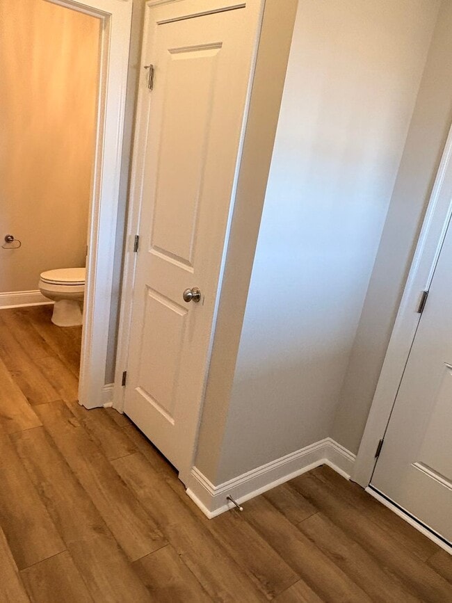 Building Photo - 112 Alva Ct