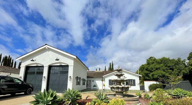 Building Photo - 29570 Spotted Bull Ln