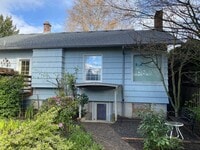 Building Photo - Spacious Milwaukie Studio
