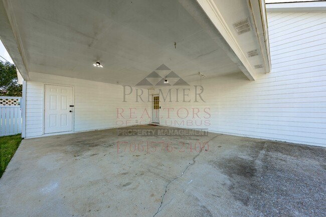 Building Photo - 393 Lee Rd 554