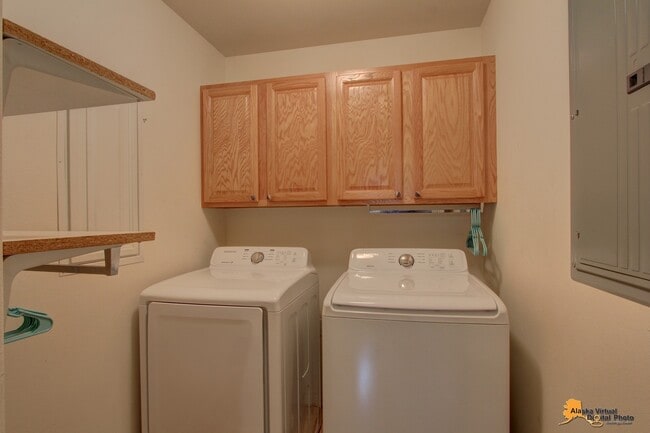 Building Photo - Exquisite Powder Ridge Home!