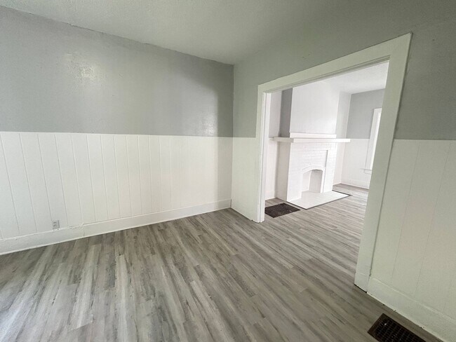 Building Photo - 949-951 Ferndale Ave