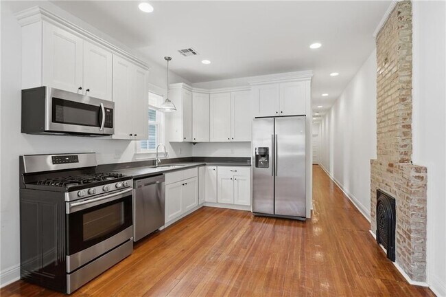 Building Photo - 1817 Lowerline St