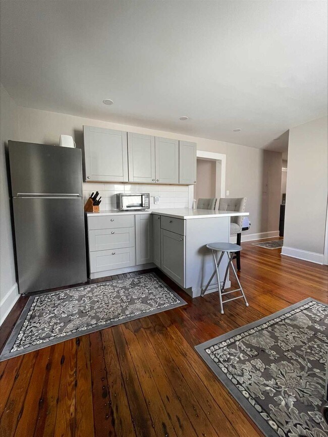 Building Photo - 138 Church St