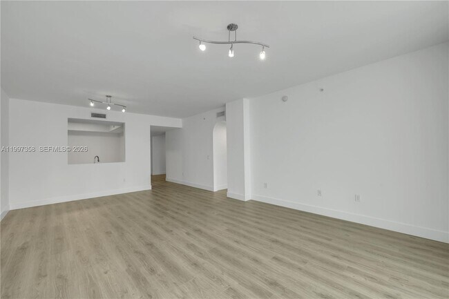 Building Photo - 3340 NE 190th St