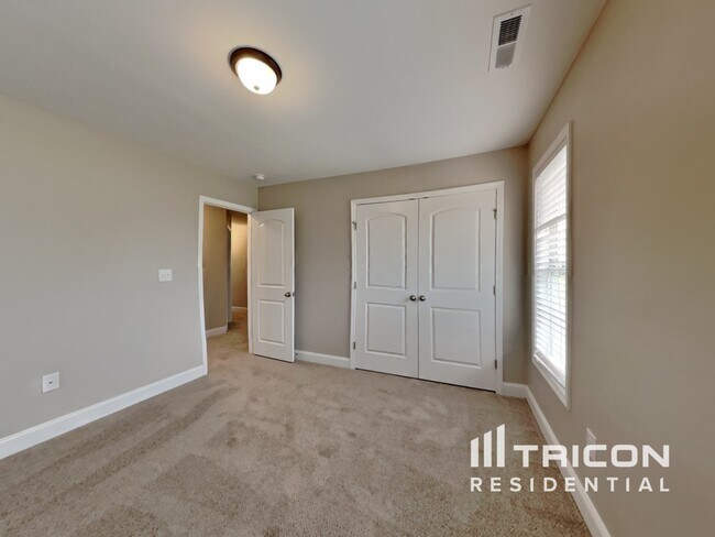 Building Photo - 26 Fish Whistle Ct