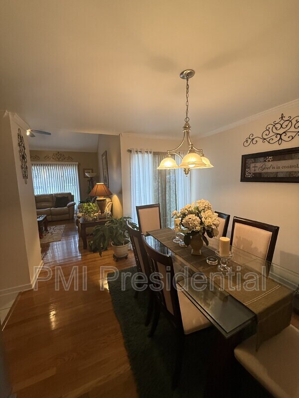 Building Photo - 14300 Cove Ridge Pl