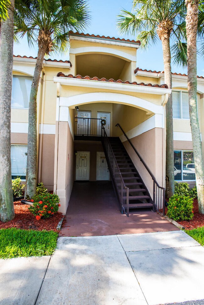 Building Photo - 815 Boynton Beach Blvd