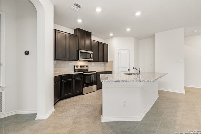 Building Photo - 246 W Flowing River Dr