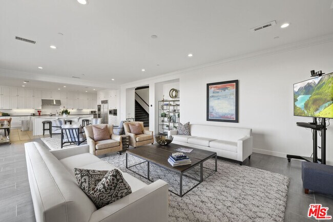 Building Photo - 20162 Cromwell Way