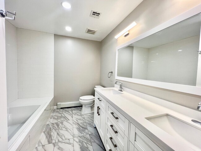 Building Photo - 4C Cove Ln