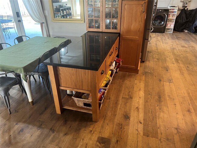 Building Photo - 8801 SW 42nd St