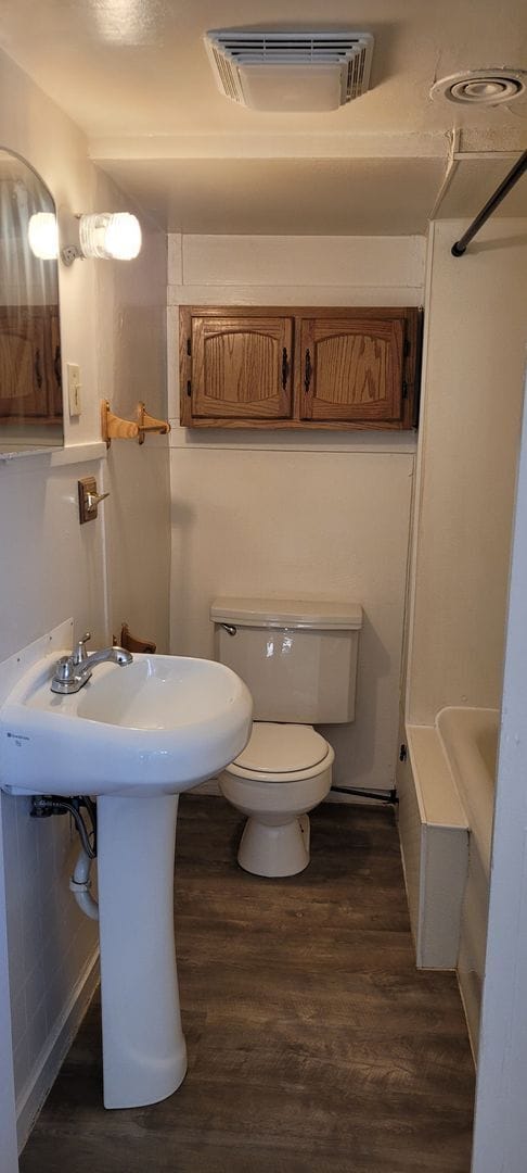 Building Photo - 2 Bed 1 Bath