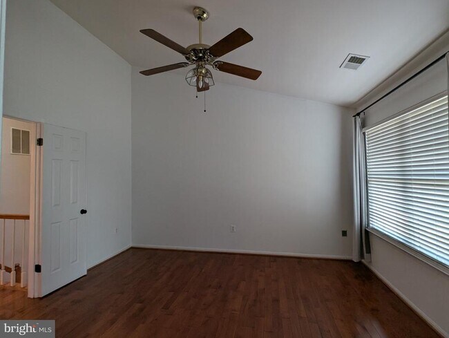 Building Photo - 47574 Comer Square