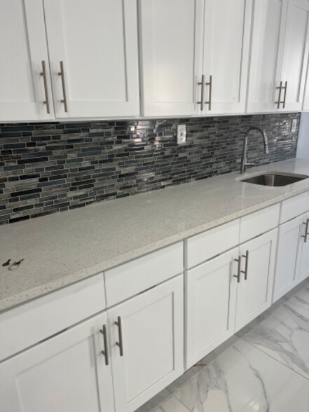 Building Photo - 121 Stone St