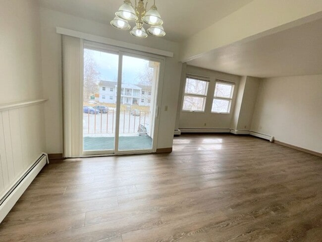 Building Photo - 3909 Malaspina Cir