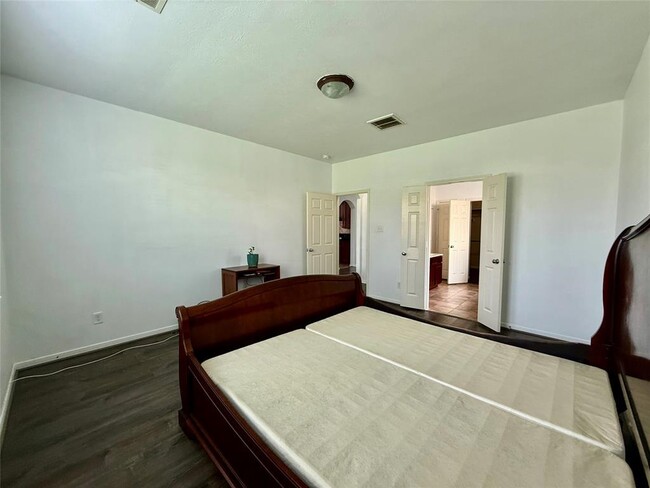 Building Photo - 804 Harvard Pointe Dr