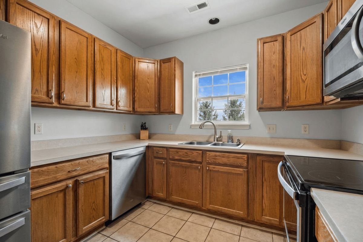 Building Photo - 17200 Addington Dr
