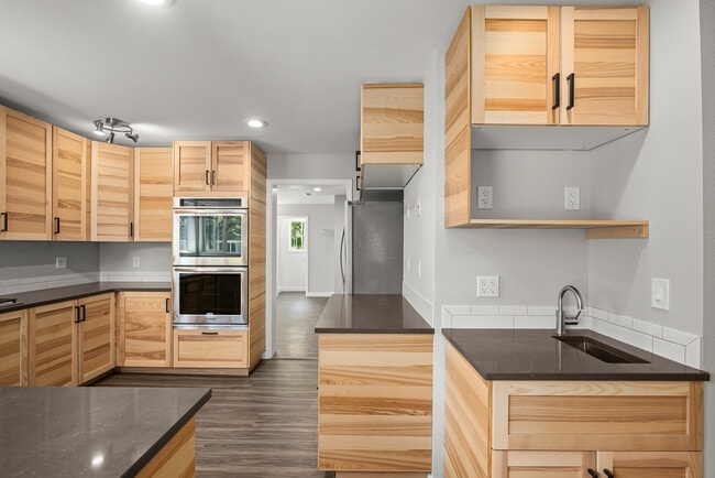 Building Photo - 215 SW 131st Ave