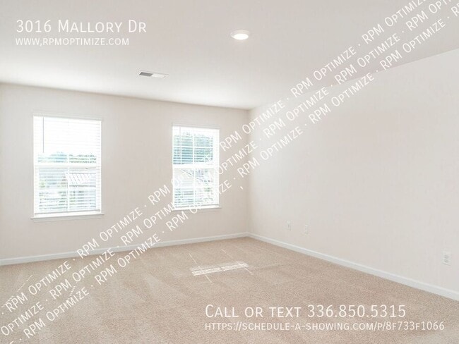 Building Photo - 3016 Mallory Dr
