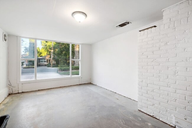 Building Photo - Classicly Charming Remodeled Garden Tract ...