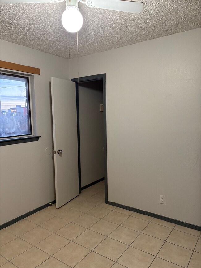 Building Photo - 1901 Amy Sue Dr