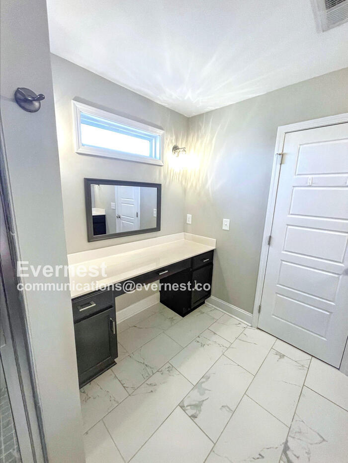 Building Photo - 809 Marksman Ct