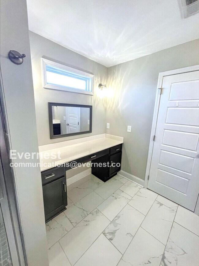 Building Photo - 809 Marksman Ct