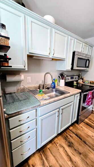 Kitchen - 806 Main St