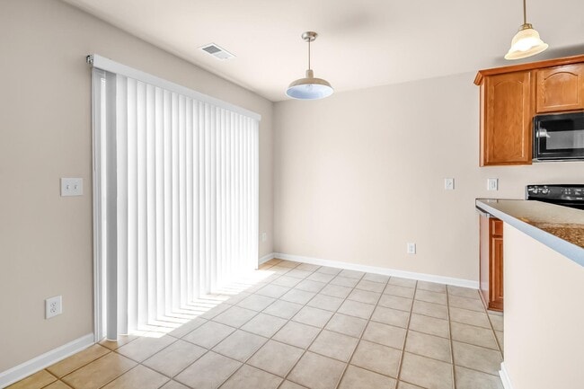 Building Photo - 2937 Westbury Ct