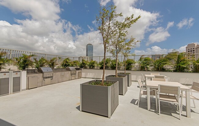 Building Photo - Kapiolani Residence - 2 Bedroom, 2 Bathroo...