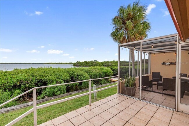 Building Photo - 3887 Catalina Dr