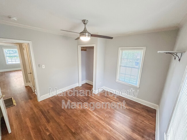 Building Photo - 667 Ravenel St