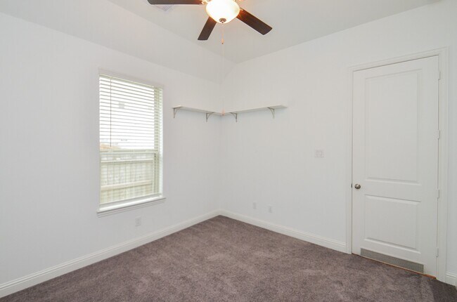 Building Photo - 6019 Verde Pl Ln