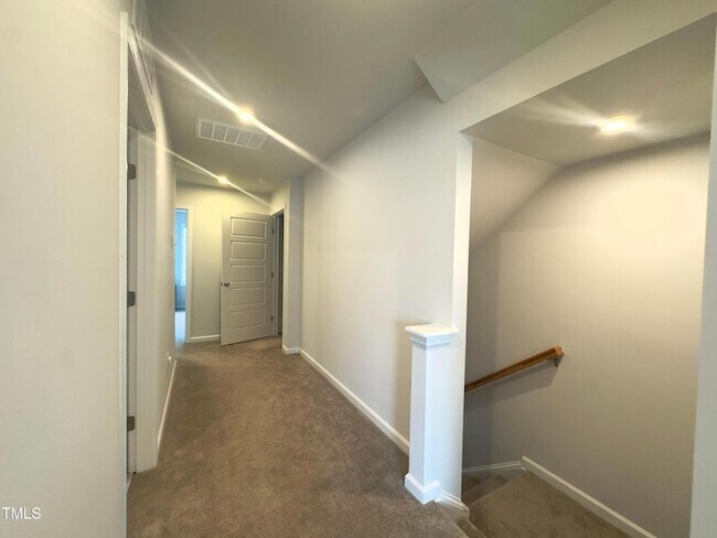 Building Photo - 276 Shingle Oak Rd