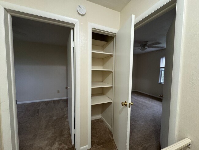 Building Photo - S Main