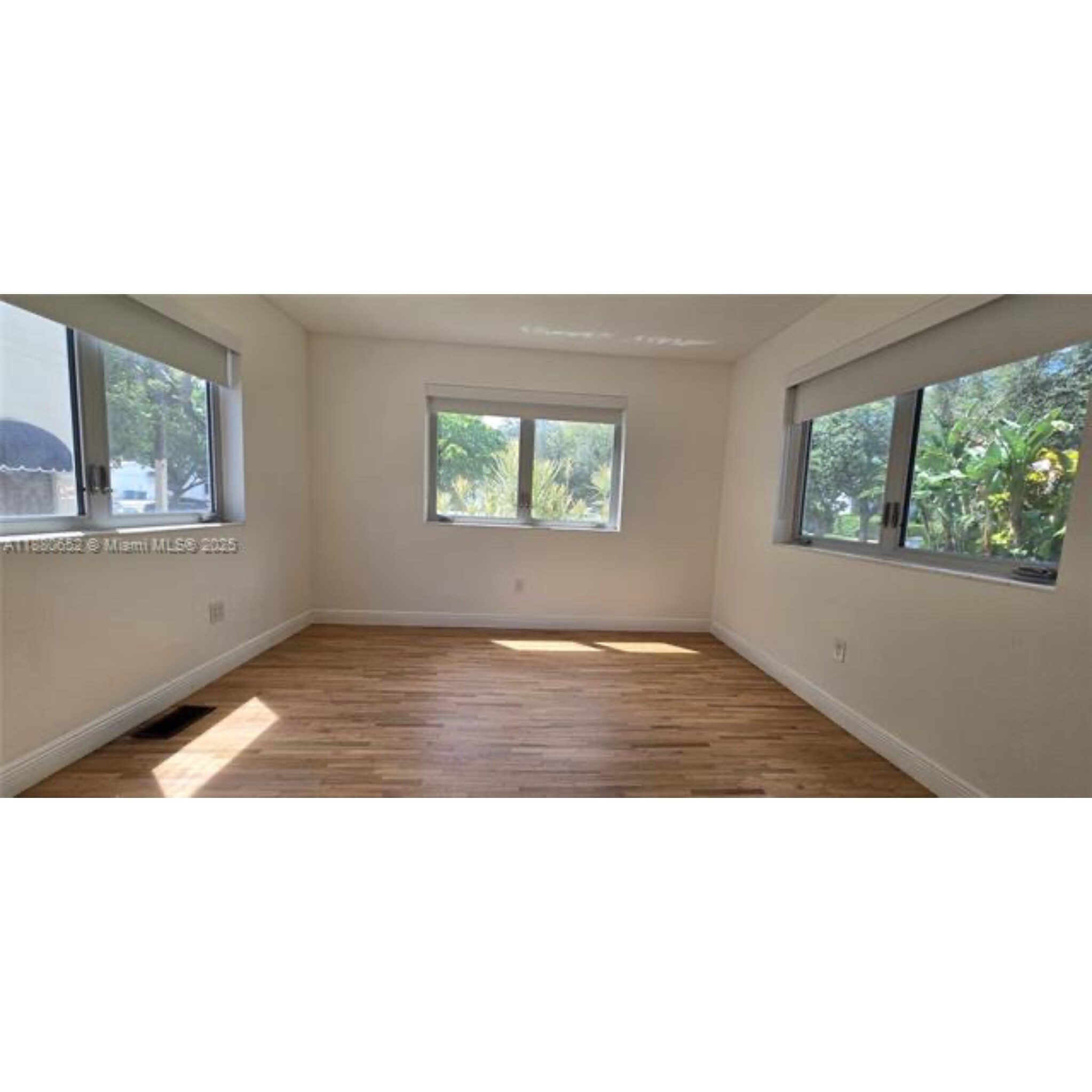 Building Photo - 3915 Ponce de Leon Blvd