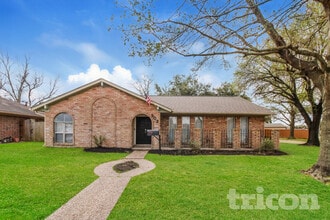 Building Photo - 902 Lanell St