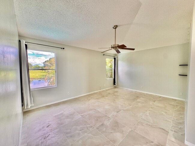 Building Photo - 2698 Linkside Dr