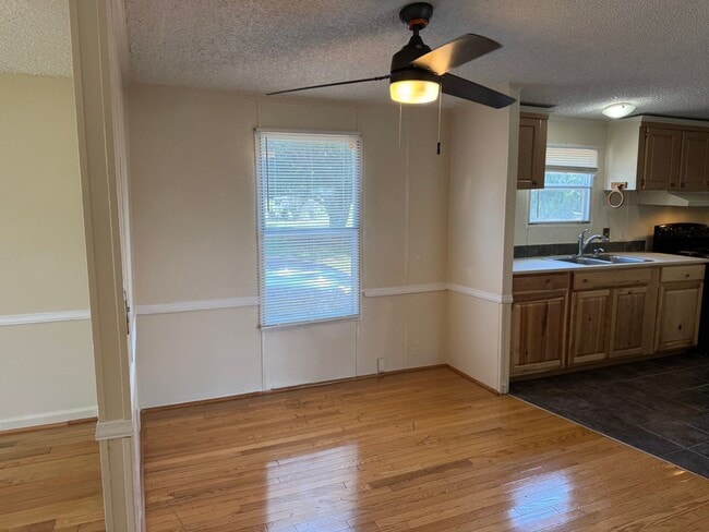 Building Photo - Three Bedroom Doublewide in Claremont