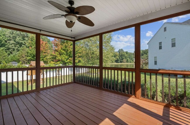 Building Photo - Spacious 5-Bedroom Living with Scenic View